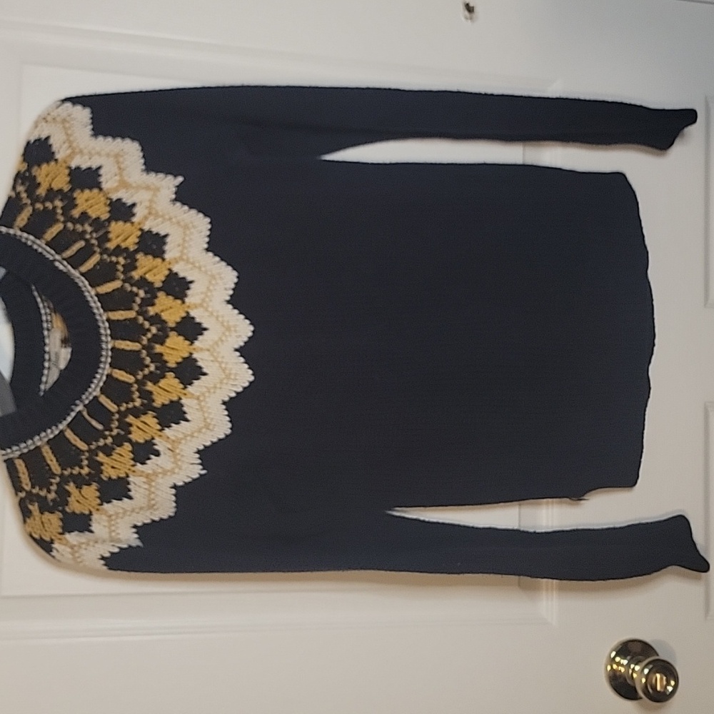 Bass S Women's Sweater with Blue and Gold Pattern